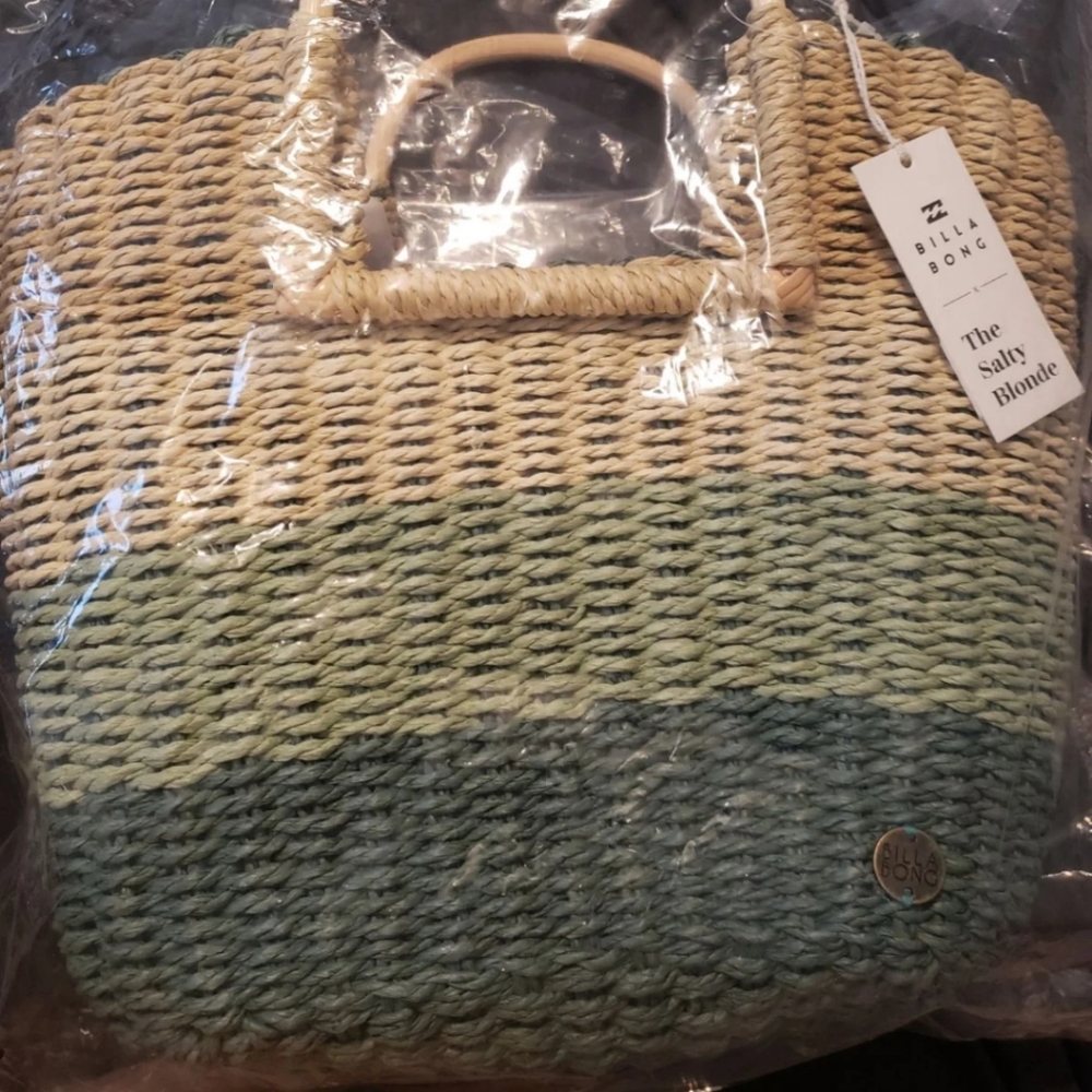 BNWT Billabong "The Salty Blonde" Beach Tote. Sold out in stores!!